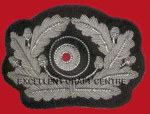 Insignia bordada personalizada GERMAN CAP-665 con ancla y corona de laurel, parche de tela para coser en uniformes y prendas. - Product Image 2