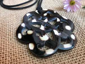 Pendentif en corne de buffle naturelle de luxe fait main, étanche, motif animal, collier pendentif Dote Dote, best-seller par HF CRAFTS - Product Image 4