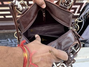 Sac fourre-tout en cuir unique de créateur, avec franges et pompons, en cuir repoussé à la main, style bohème, multi-usages, pour femme - Product Image 6