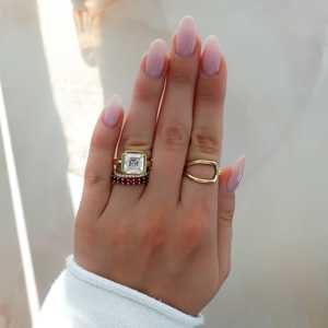 Bagues de fiançailles en diamant de laboratoire de 4 carats, taille Asscher, 4 mm de large, style Cigar Band, sertissage hybride à griffes, personnalisées, vente en gros, certifiées IGI - Product Image 6