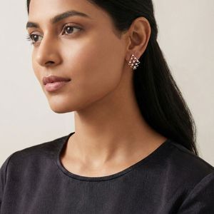 Elegantes Pendientes de Oro Rosa con Diamante Natural de 0.06 Quilates, Color HI, Claridad VS SI, Corte Brillante Redondo, Certificado IGI, para un Estilo Atemporal - Product Image 1