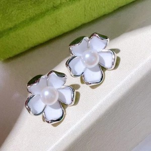 Pendientes de Perlas de Agua Dulce Naturales S925 con Diseño Floral Versátil, Pendientes de Perlas S925 con Acabado Templado - Product Image 5