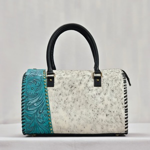 Bolso de Hombro de Cuero Vacuno Estilo Moderno con Asa Superior, Cierre de Cremallera, Diseño Floral Grabado, Duradero para Viajes, para Mujer - Product Image 2
