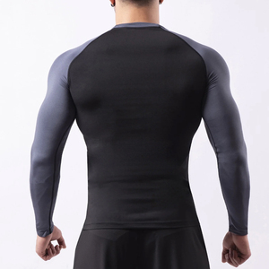 Chemise de compression à manches raglan slim fit pour homme, noir gris, manches longues, séchage rapide, sportive, col rond, tricotée en polyester - Product Image 3
