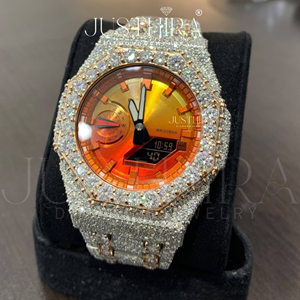 Montre élégante en moissanite de qualité supérieure pour femme, style bracelet luxueux avec pierres brillantes, disponible à la vente - Product Image 2