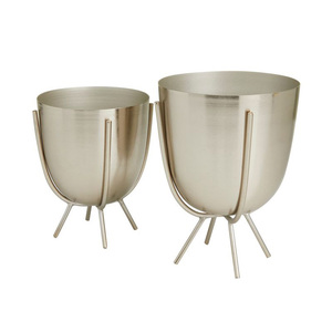 Pot de fleurs moderne minimaliste en métal chromé avec trou de drainage, élégant récipient décoratif pour plantes de maison et de bureau - Product Image 1