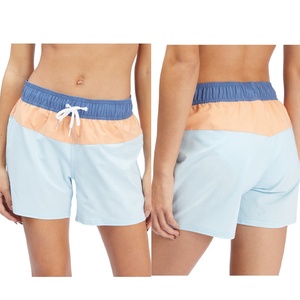 Shorts de sport écologiques pour femmes en polyester, à blocs de couleur, taille mi-haute, avec cordon de serrage et ceinture élastique - Product Image 6