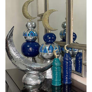 Decoración de Ramadán, Arte Islámico en Metal con Luna Creciente Dorada, Elegante Adorno para el Hogar de Aluminio Martillado Plateado - Product Image 2