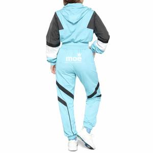 Conjunto Deportivo Moderno con Franjas Reflectantes Personalizadas, Chaqueta con Cierre de Cremallera 100% Poliéster, Pantalón de Nailon, Traje Deportivo Impermeable y Cortavientos - Product Image 3