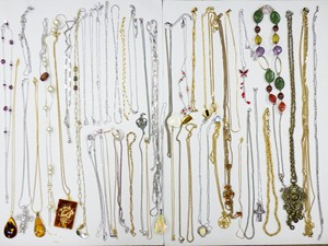 Ensemble de colliers en or fin pour femmes, bijoux de mode originaux et parfaits, création de designers - Product Image 3