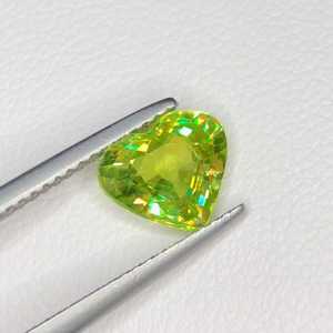 Esferoita Verde Natural con Corte Corazón, Gema Suelta para Joyería Fina, Piedra de Colección y Regalo - Product Image 3