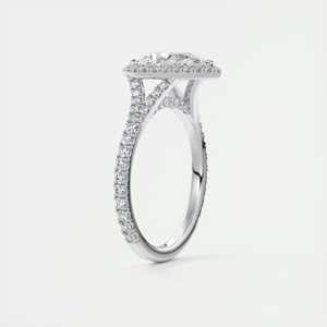 แหวนหมั้นเพชรทรงลูกแพร์ 2.70 กะรัต เพชรเลี้ยงในห้องปฏิบัติการ ดีไซน์เฟรนช์ฮาโล ฮาโลซ่อน พร้อมเพชรเม็ดกลมด้านข้างและขาจับขนาดเล็ก - Product Image 1