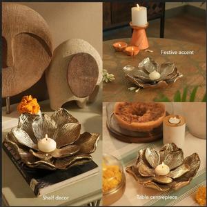 Portavelas de metal dorado con forma de loto, redondo, resistente al calor, decoración para el hogar - Product Image 4