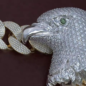 Pendentif Tête d'Aigle en Moissanite, Argent 925 Plaqué Or Rhodié, Micro-Pavé, Coupe Ronde, Charme Thème Luxe, Pendentif Quotidien - Product Image 1