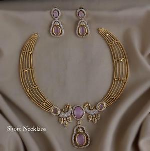 Conjunto de collar de circonita cúbica de calidad premium con un hermoso diseño de pavo real, perfecto para ocasiones festivas, ideal para fiestas y combina con todos los atuendos. - Product Image 4