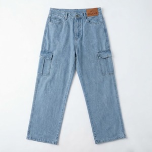 Jean cargo en denim bleu clair pour homme, taille haute, coupe ample, style utilitaire, en coton, délavage sable, collection printemps - Product Image 1
