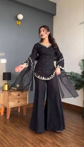 Ensemble Kurti et Palazzo noir brodé de créateur avec dupatta en organza |   Costume ethnique pour femmes, tenue de soirée - Product Image 3