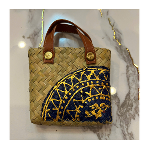Mini sac fourre-tout en feuilles de palmier tissées naturelles, sac panier artisanal, sac de shopping écologique, sac cadeau, fabricant OEM ODM sur mesure - Product Image 4