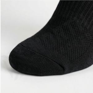 Chaussettes de compression anti-ampoules pour la voûte plantaire et la cheville, montantes, respirantes, durables, souples, couleur personnalisable, adaptées au softball et au football, à porter en paire - Product Image 6