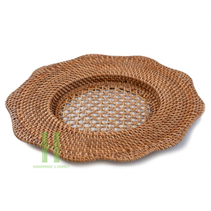 Assiette de chargeur festonnée tissée Plaques de chargeur en rotin Boho pour la décoration de table Napperon fait main du Vietnam HNH Craft Factory - Product Image 1