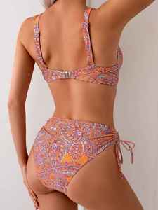 Maillot de bain athlétique pour femme en polyester léger à séchage rapide, avec motifs graphiques vibrants, idéal pour l'été – Performance optimisée pour les sportives - Product Image 5