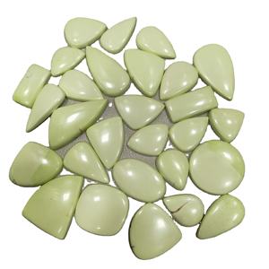 Crisoprasa de Limón Natural al por Mayor, Cabujones de Buena Calidad, Piedras Preciosas Sueltas para la Fabricación de Joyería Artesanal, Forma Mixta, 20-45 mm, 8-12 g - Product Image 2