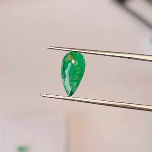 มรกตธรรมชาติจากแซมเบีย รูปทรงลูกแพร์ คู่หนึ่ง น้ำหนัก 2.62 กะรัต คุณภาพดี สีเขียวสวยงาม เงางาม ขัดเงาอย่างสมบูรณ์แบบ เหมาะสำหรับทำเครื่องประดับ - Product Image 4