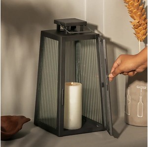 Lanterne à bougie en verre moderne, cadre métallique élégant, design décoratif pour éclairage d'ambiance de table - Product Image 4