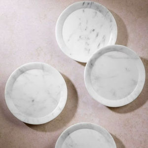 Ensemble de sous-verres en marbre Joyful avec noms et messages gravés pour des cadeaux d'occasions spéciales : anniversaire, Noël et autres occasions festives - Product Image 1