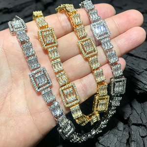 Collier chaîne à maillons géométriques en zircon micro-incrusté, avec pendentif carré et rond brillant, idéal pour les soirées - Product Image 6