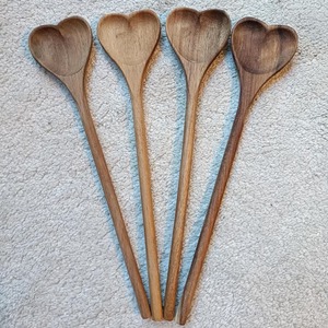 ช้อนไม้ทำมือ ทำไมการใช้ช้อนเหล่านี้ถึงทำให้การทำอาหารดูพิเศษและเชื่อมโยงกับประเพณีอย่างแท้จริง - Product Image 3