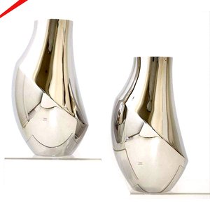 แจกันดอกไม้โลหะลายตอกสีทองตกแต่งบ้านสไตล์โมเดิร์น - Product Image 3