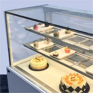 Vitrina Refrigerada Comercial para Pasteles, Vitrina Curva de Vidrio para Panadería con Luces LED - Product Image 2