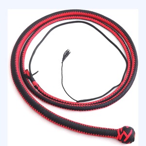 Fusta profesional para caballos, duradera y flexible, con agarre cómodo, ideal para entrenamiento y espectáculos ecuestres. - Product Image 2