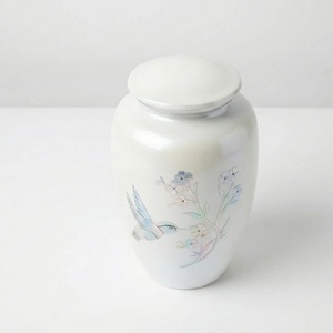 Urne commémorative en forme de cœur avec drapeau australien, corps en métal blanc avec accent chromé, récipient pour cendres funéraires, souvenir funéraire - Product Image 3