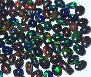 Opale noire naturelle éthiopienne, cabochon multi-feu, formes variées, qualité supérieure pour la fabrication de bijoux - Product Image 2