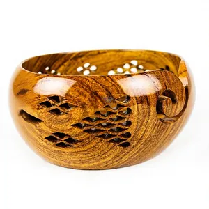 Cuenco de madera rústico para hilo, con diseño floral tallado, duradero, soporte para tejer a mano y ganchillo con recortes decorativos - Product Image 4