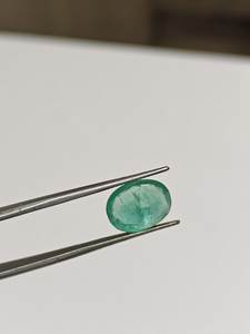 Esmeralda Verde Natural Premium de 5.58 ct, Gema Ovalada Suelta para Joyería al Mejor Precio - Product Image 4