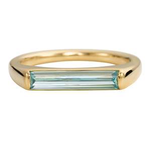 Anillo floral chapado en oro de 14k con corte esmeralda y engaste de puntas - Product Image 1