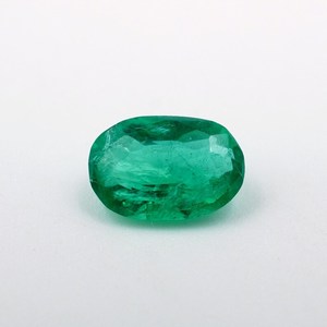 พลอยมรกตธรรมชาติจากราชสถาน HAYAAT GEMS 0.55 กะรัต มรกตเจียระไนทรงรี สีเขียว ขนาด 6.5x4.5x3.5 มม. สำหรับทำเครื่องประดับ - Product Image 1