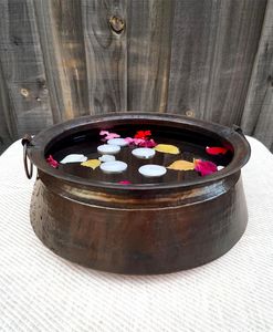 Bol à pédicure en cuivre Prestige, bassin décoratif pour soins des pieds, produit artisanal élégant pour spa professionnel et beauté - Product Image 1