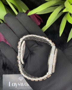 นาฬิกาข้อมือผู้ชาย VVS Diamond รุ่นหรูหรา สปอร์ต หน้าปัด 41 มม. กระจกอะนาล็อก สาย 20 มม. สีดำ ขาว ทอง 2 โทน ชุบสแตนเลสสตีล ETA Quartz - Product Image 6