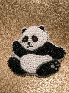 Broche tendance faite à la main avec perles pour femmes, style élégant à prix abordable - Product Image 5