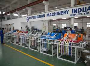 Máquina Manual para Imprimir Cintas, 220V, 1 Año de Garantía, Tamaño 13x40 Pulgadas, Utilizada en Talleres, Escuelas, Universidades y Eventos - Product Image 3