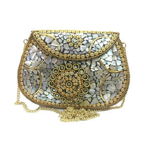Sac à main en fer forgé sur mesure, produit artisanal sculpté pour femmes, cadeau de retour d'Inde - Product Image 1