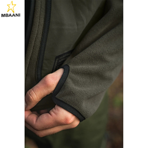 Chaqueta de Forro Polar Reversible The Rogue, Versátil, con Forro Polar de Doble Cara, Cremalleras Resistentes al Agua y Orificios para los Pulgares - Product Image 5