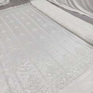 Proveedor Mayorista de Tela de Seda Bordada con Cuentas, Fabricante de Tela de Seda con Trabajo de Bordado en India, Tela de Seda Bordada con Cuentas - Product Image 3