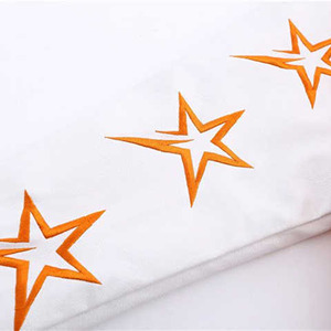 Chaqueta Varsity Naranja para Hombre, Manga Blanca con Letra K Bordada, Patrón de Estrellas, Cuello Camisero, Ropa Casual de Otoño - Product Image 4