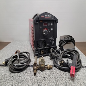 Máquina de Soldar Lincoln de Alta Calidad, Equipo de Soldadura de Alta Eficiencia para Entornos Profesionales de Metalurgia - Product Image 1