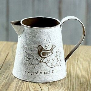 Arrosoir en métal thermolaqué aux couleurs vives, finition résistante à la corrosion, accessoire de jardinage élégant pour arrosage de balcon et de terrasse - Product Image 3